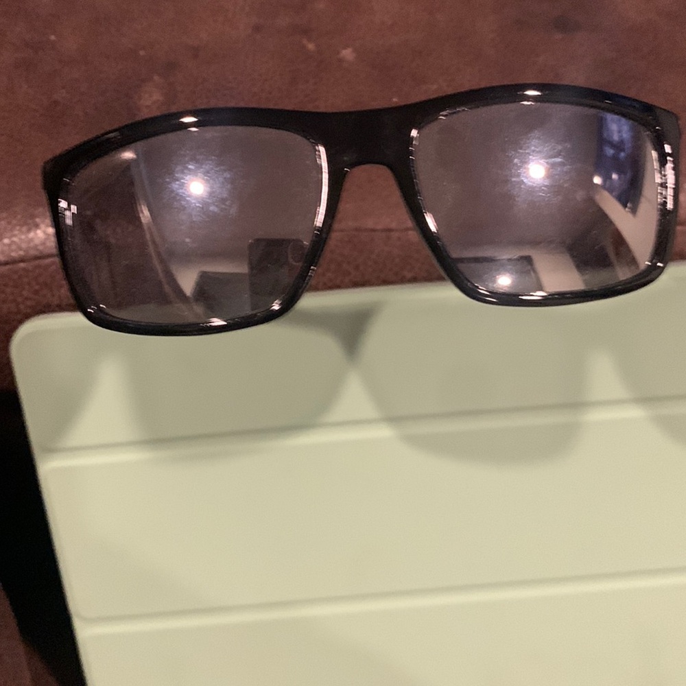 Vince Camaro sunglasses
